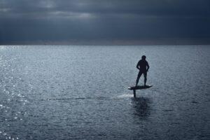Read more about the article Surfen ohne Wellen – mit dem E Surfboard kein Problem