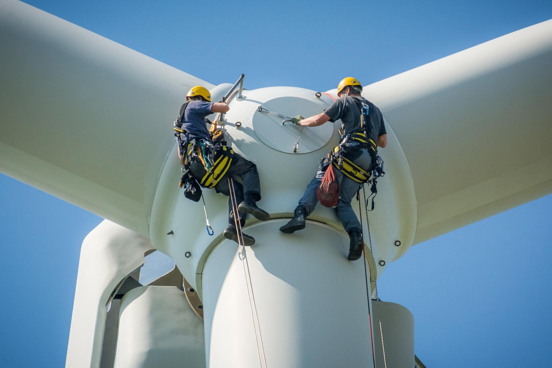 You are currently viewing Neue Technologien, die die Effizienz von Windkrafträdern erhöhen.