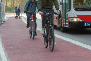 Read more about the article Warum sich öffentliche Verkehrsmittel und Fahrräder perfekt ergänzen