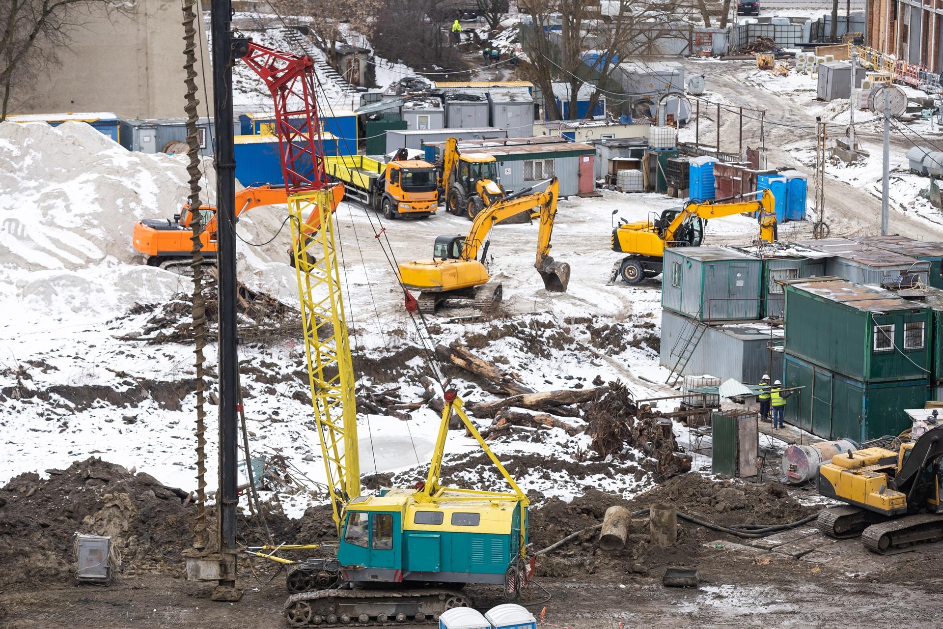Mehr über den Artikel erfahren Optimale Arbeitsbedingungen auf der Baustelle im Winter