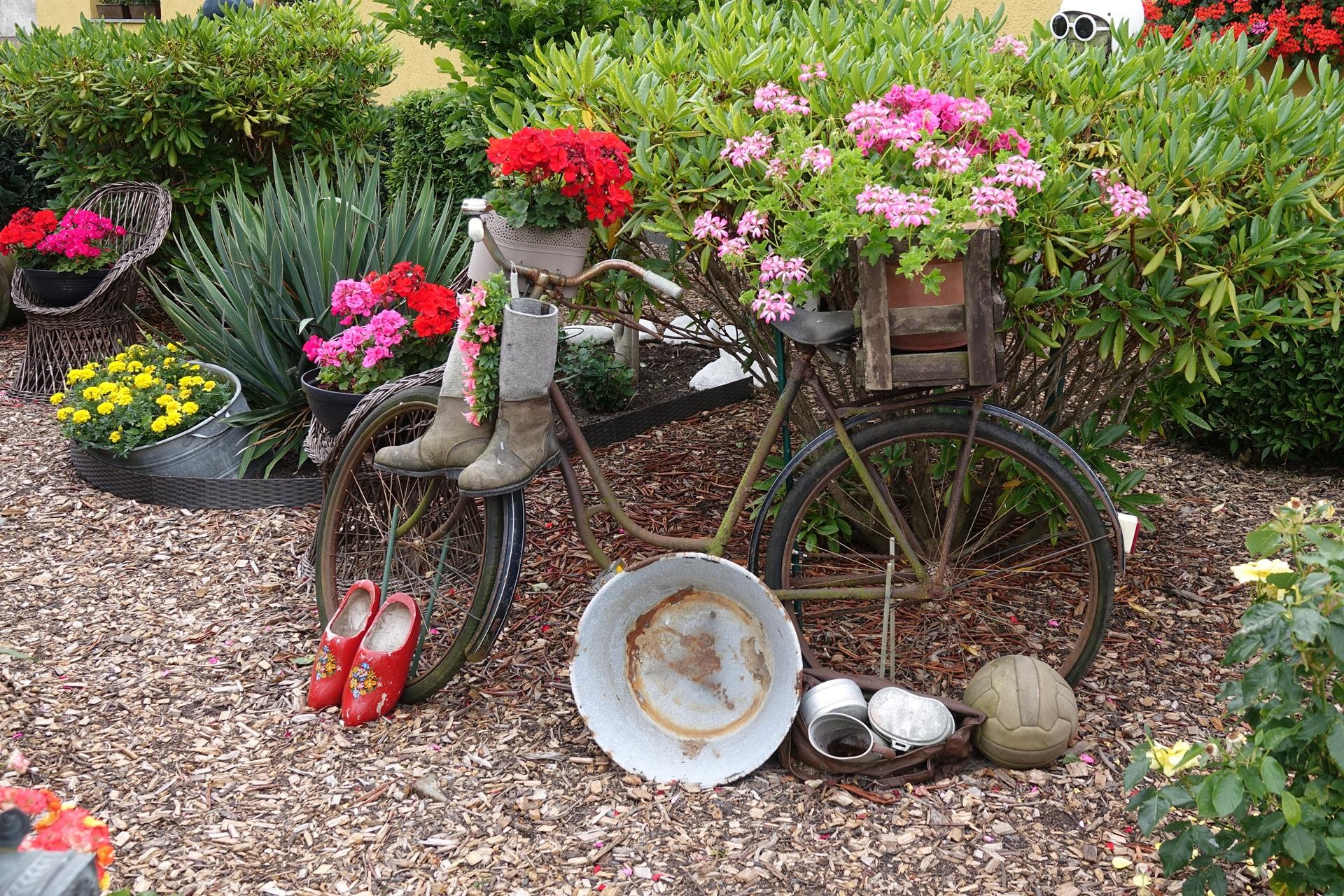 Du betrachtest gerade Deko für kleine Oasen: Die besten Tricks für Gärten, Balkone und Terrassen