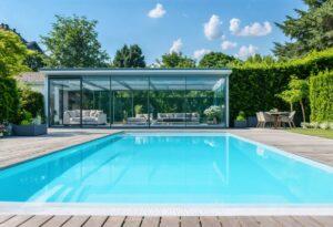 Mehr über den Artikel erfahren So schützen Sie Ihren Pool stilvoll: Die besten Überdachungsideen für Garten und Außenbereich